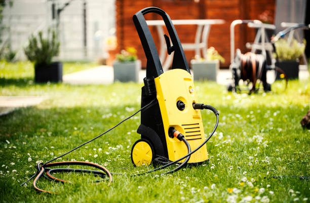 Best Animal Enclosure Cleaning  in Cocoa Beach, FL